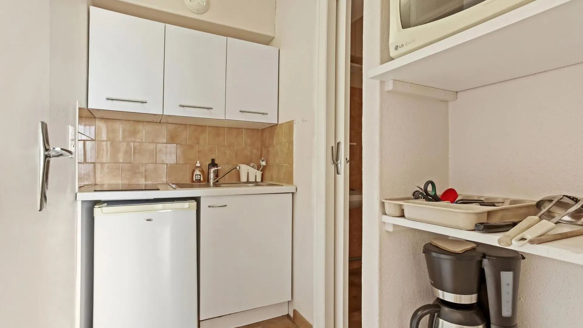 Le Mas Berliat Studio N° 10 Bormes-les-Mimosas 0*,  France